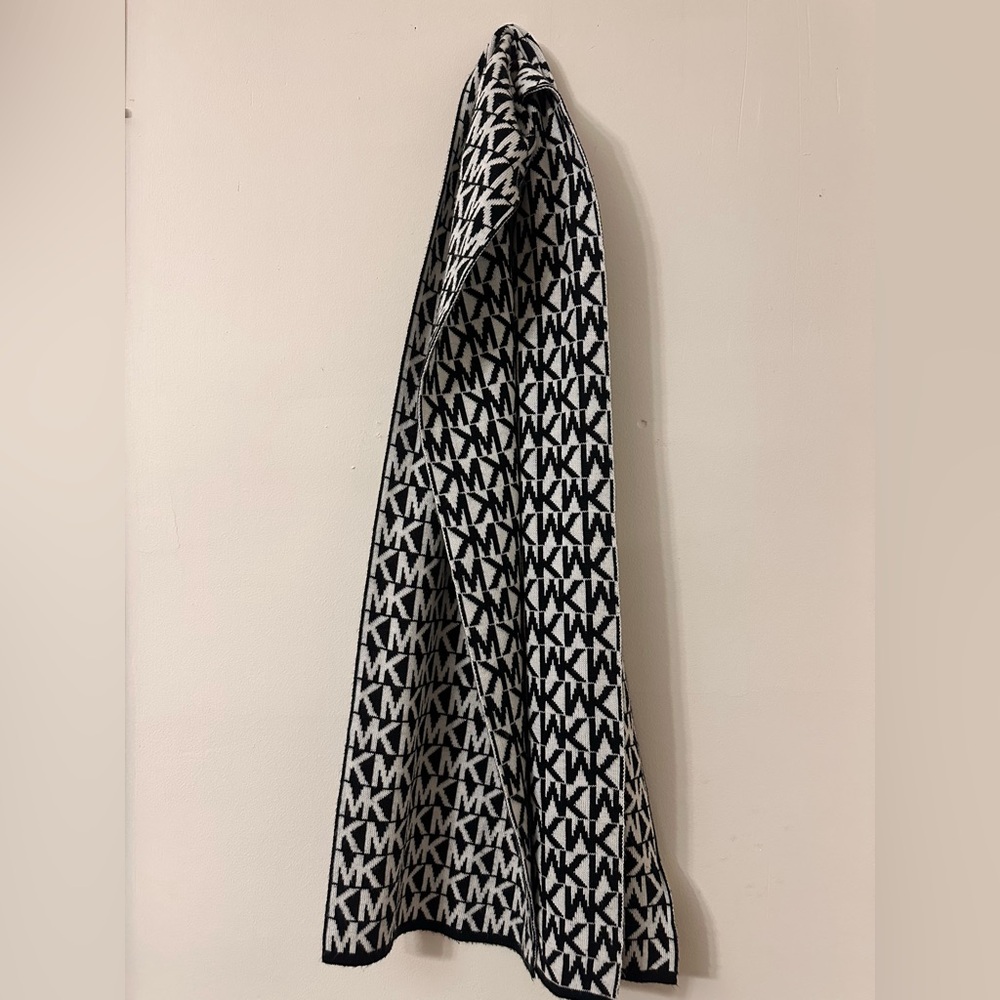 Michael Kors Monogram Knit Logo Scarf in Black and White